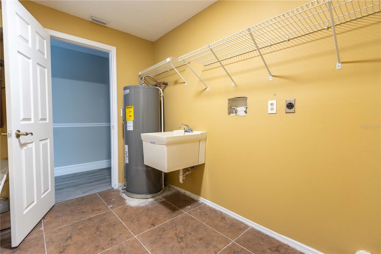 4117 DAVENTRY LN
