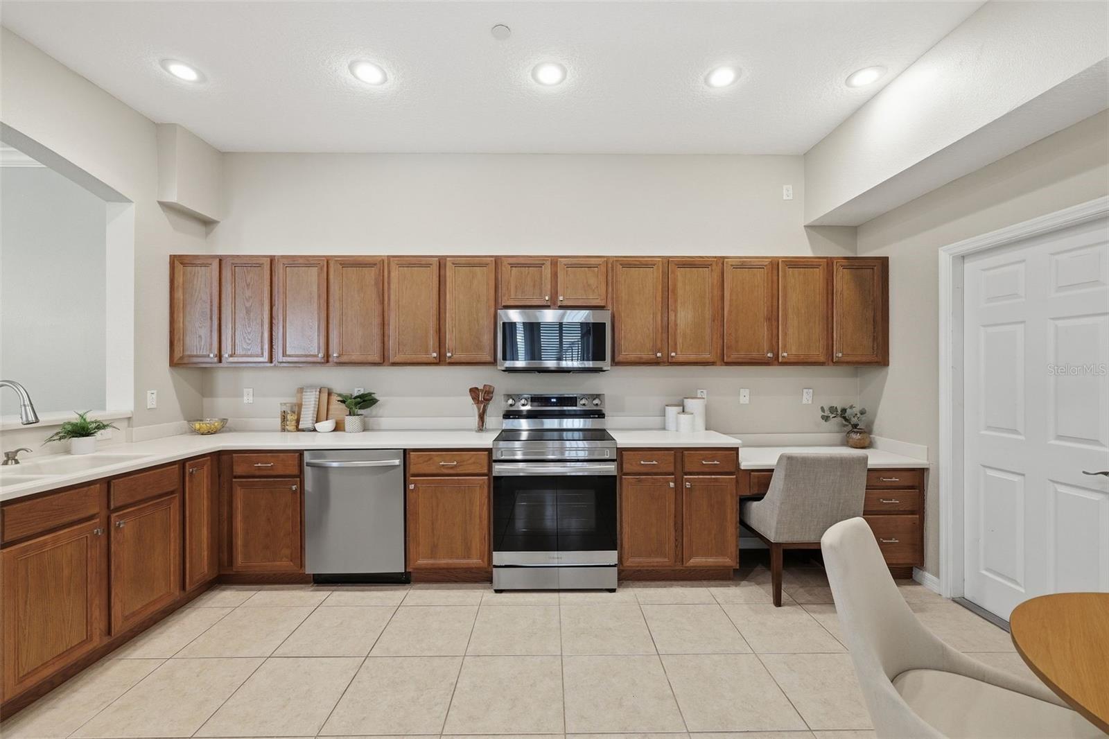 98 S HIGHLAND AVE #102