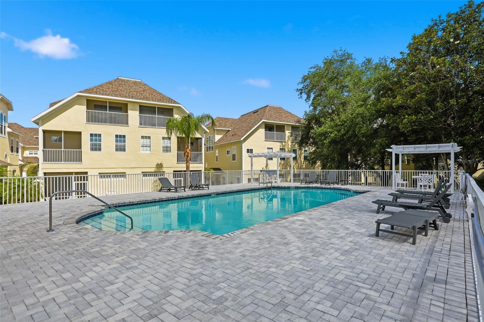 98 S HIGHLAND AVE #102