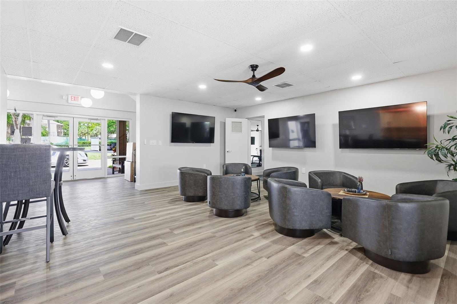 98 S HIGHLAND AVE #102