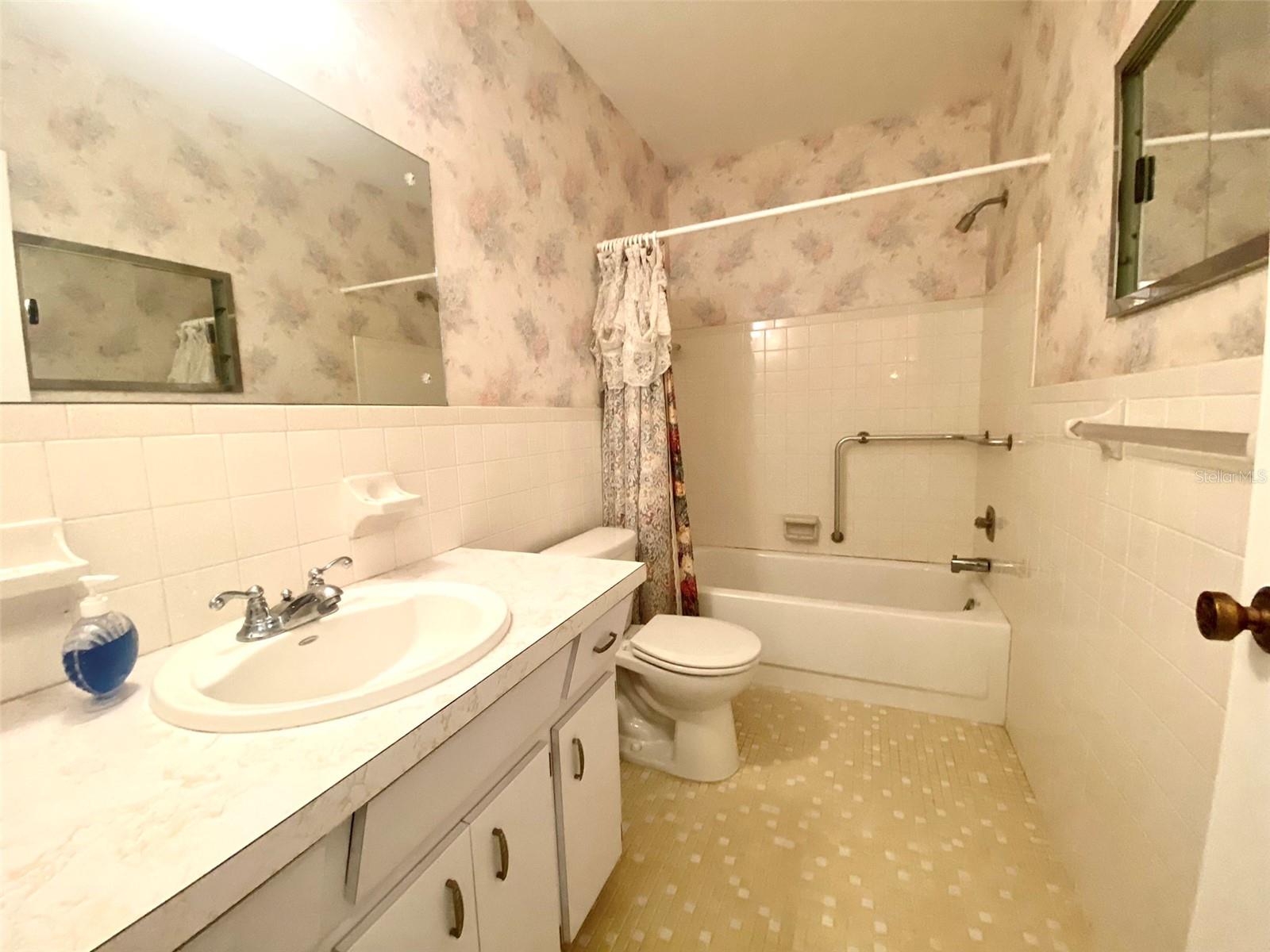 2340 GRECIAN WAY #38