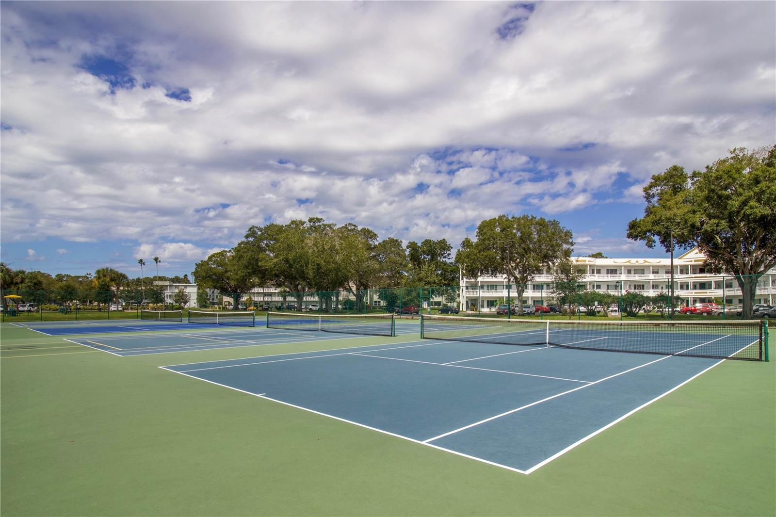 2340 GRECIAN WAY #38