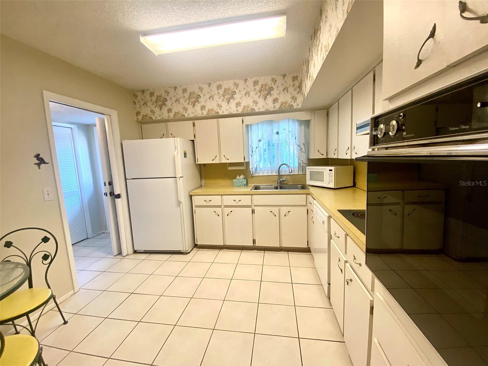2340 GRECIAN WAY #38