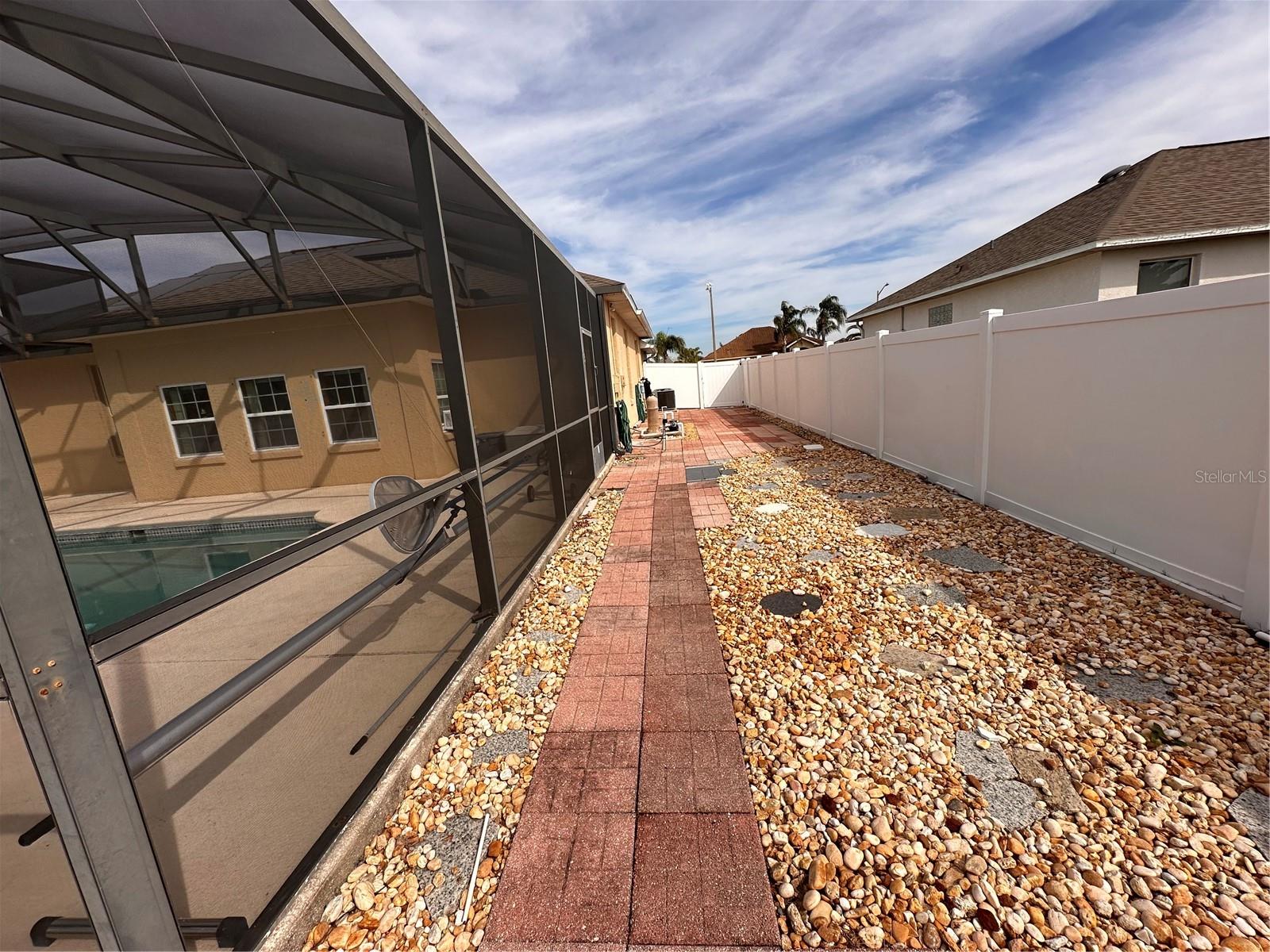 4878 ZION DR