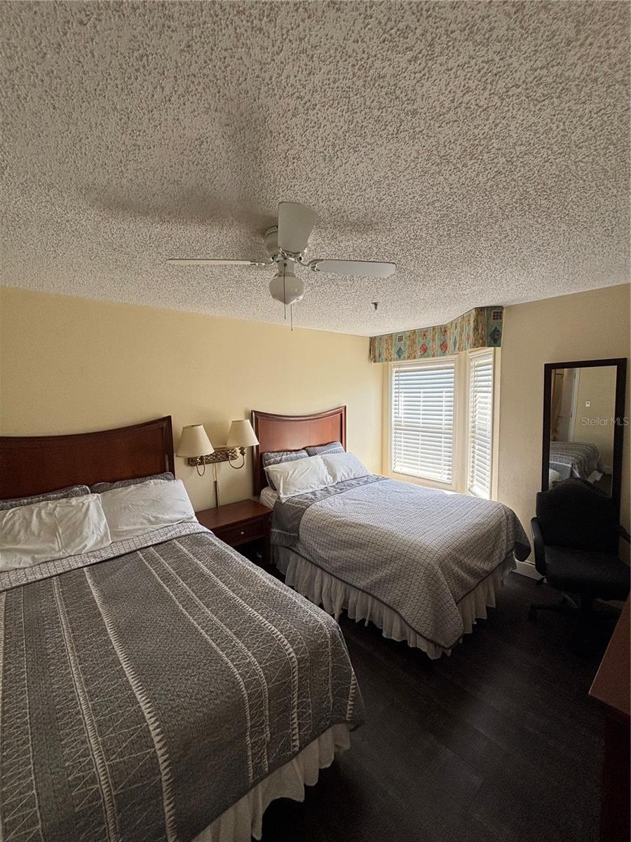 3100 PARKWAY BLVD #123