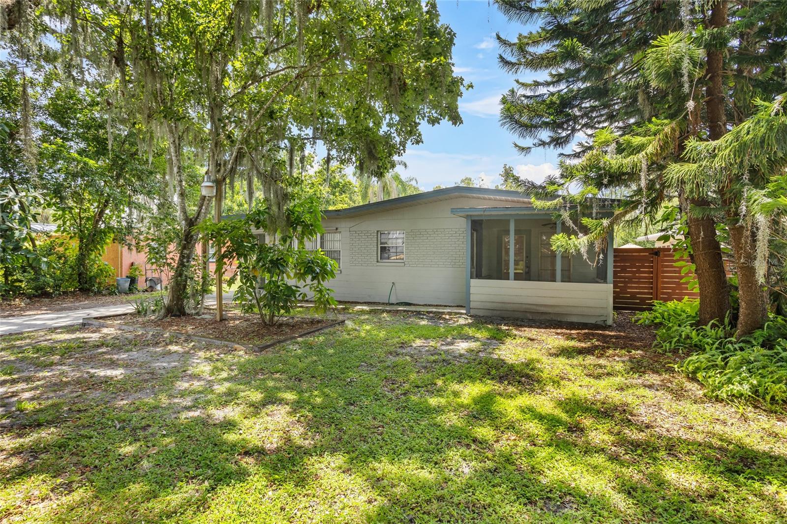 3204 INDIAN DR