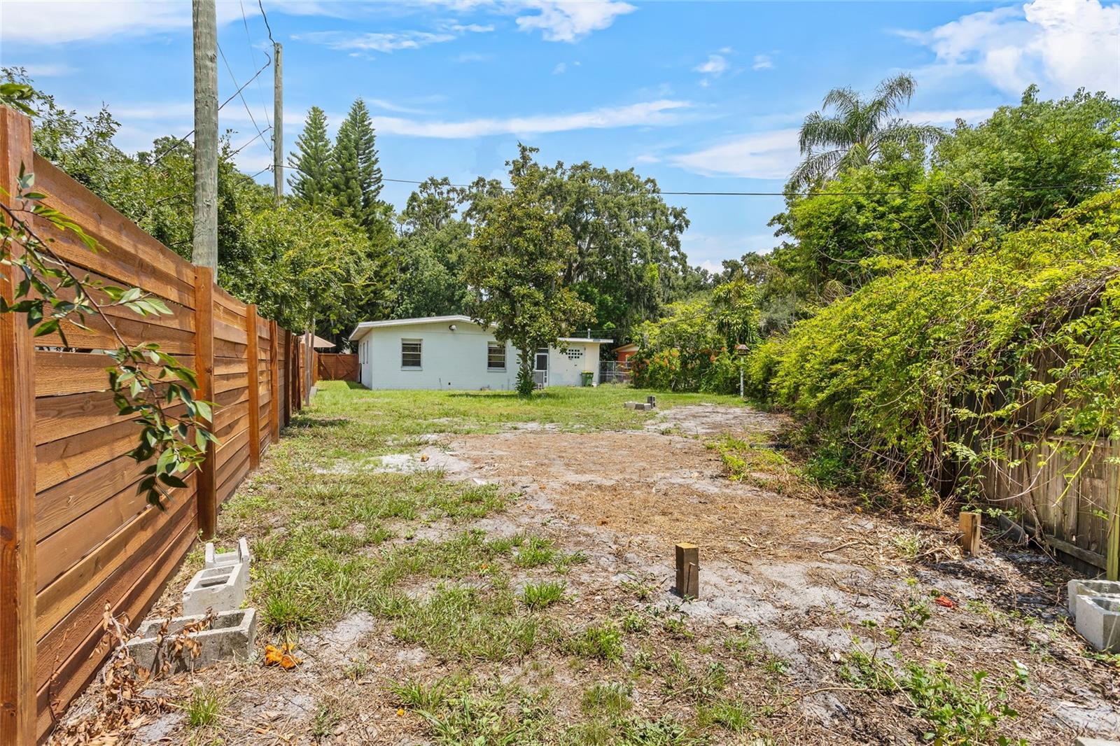 3204 INDIAN DR
