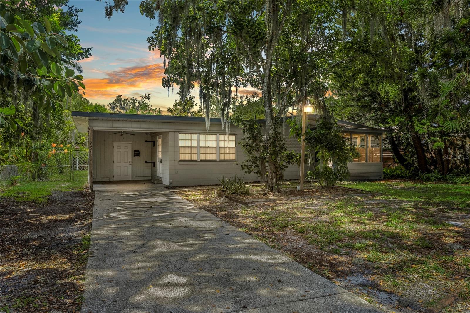 3204 INDIAN DR
