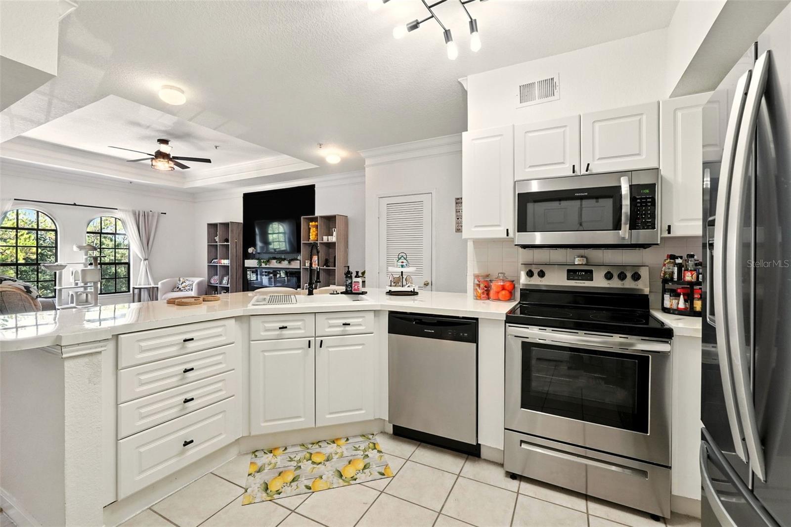 211 LONGVIEW AVE #306