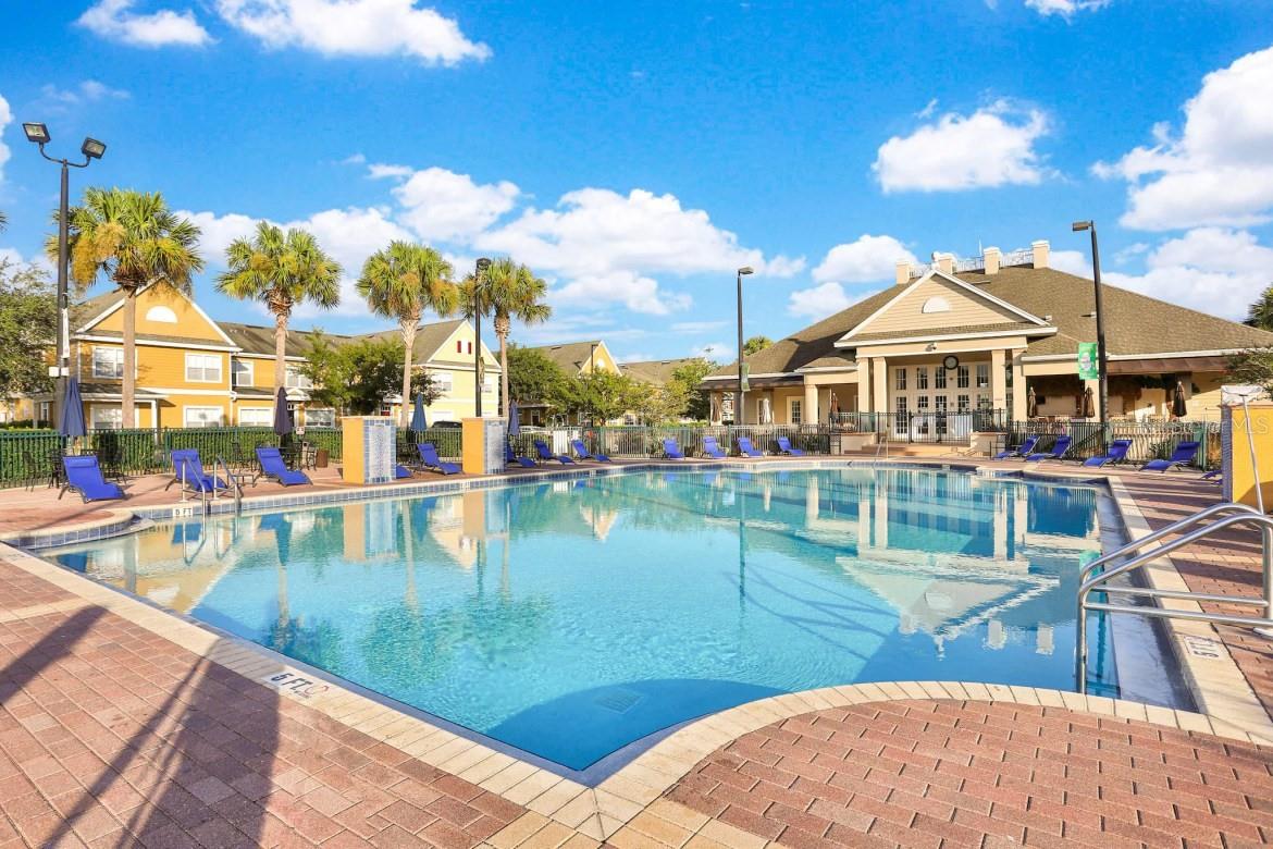 4564 YELLOWGOLD RD E #106