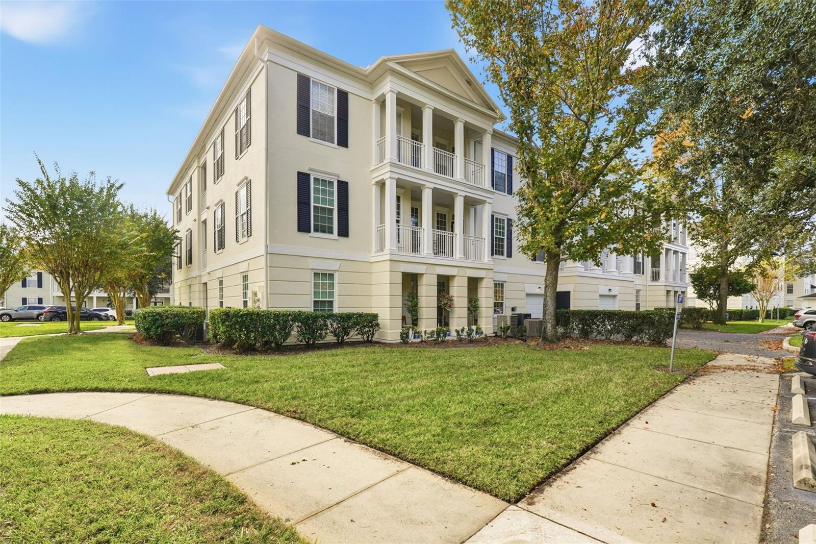 231 GOLDENRAIN DR #101