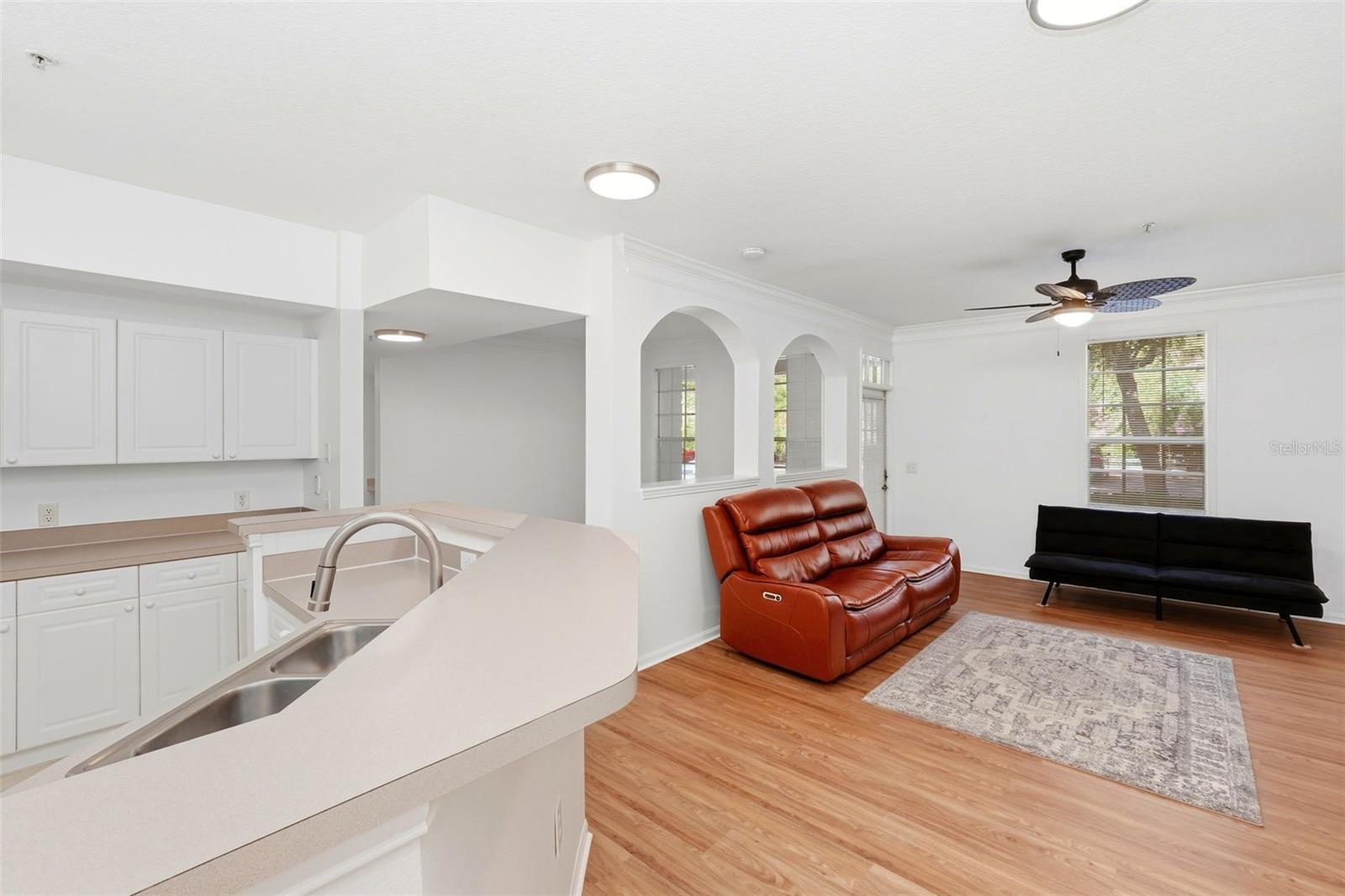 231 GOLDENRAIN DR #101