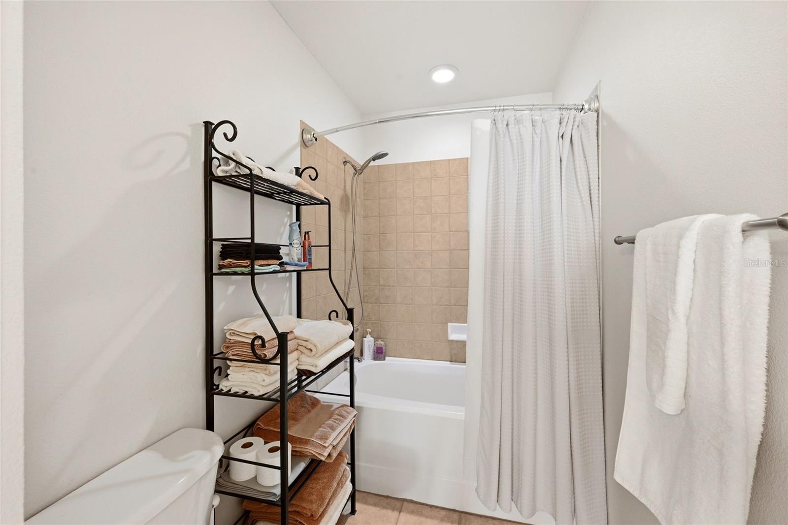 501 MIRASOL CIR #402