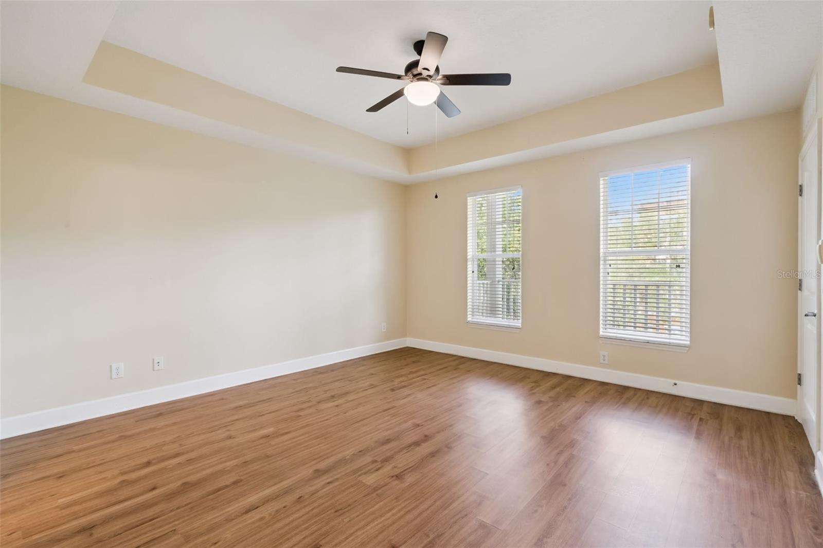 1400 CELEBRATION AVE #305