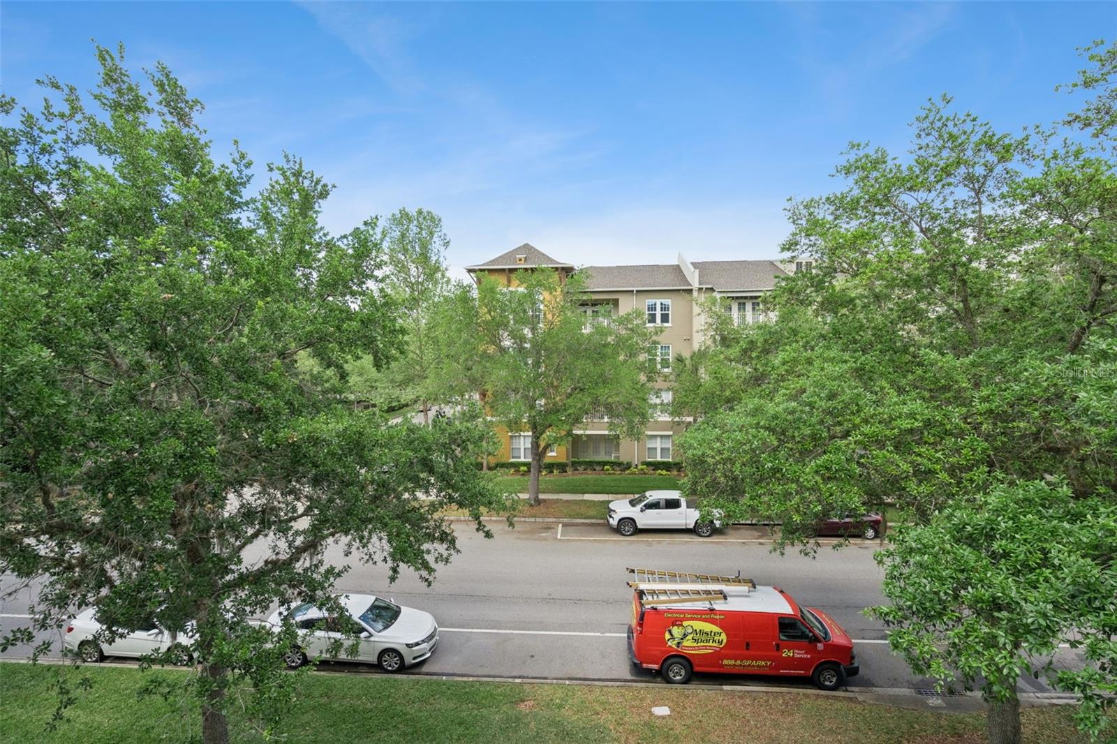 1400 CELEBRATION AVE #305