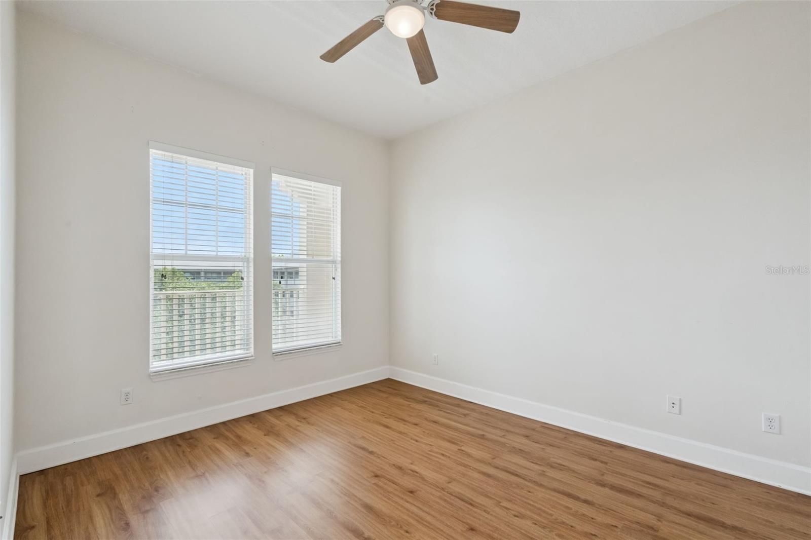 1400 CELEBRATION AVE #305