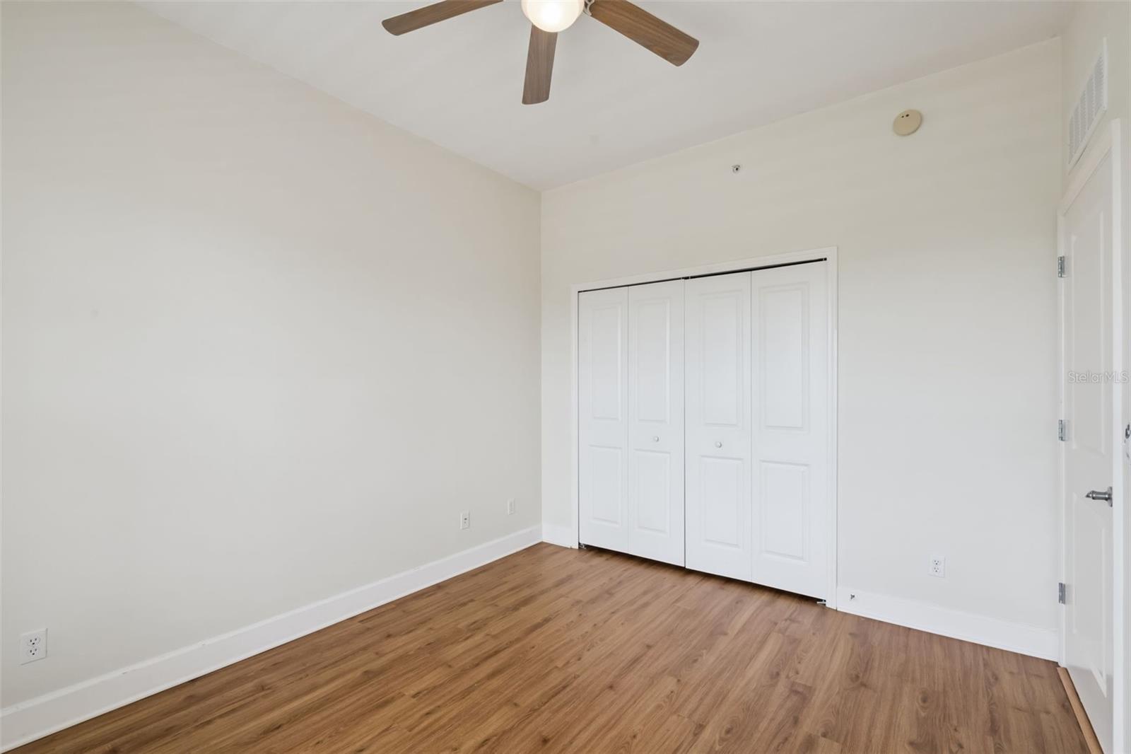 1400 CELEBRATION AVE #305