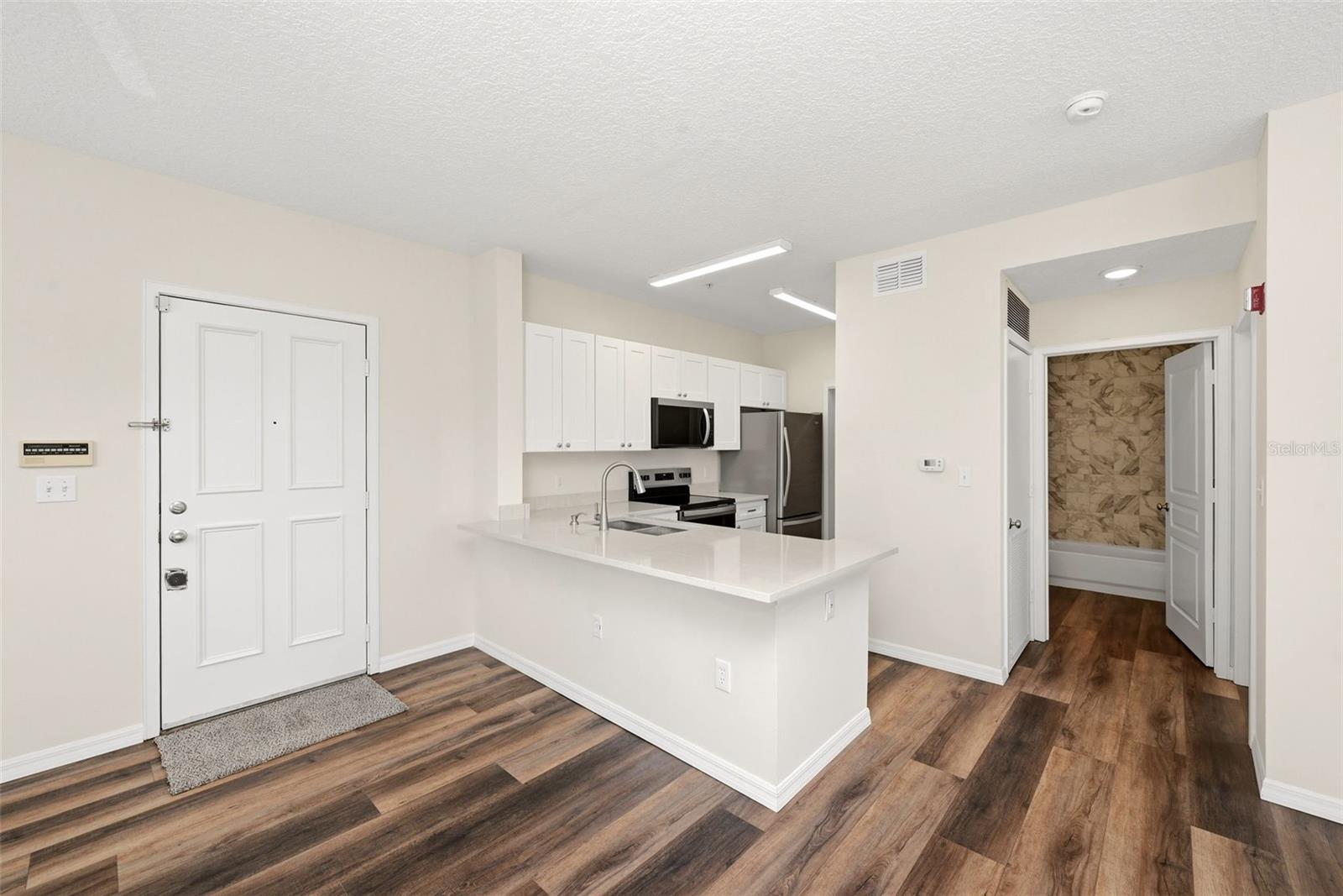 611 CAMPUS ST #260