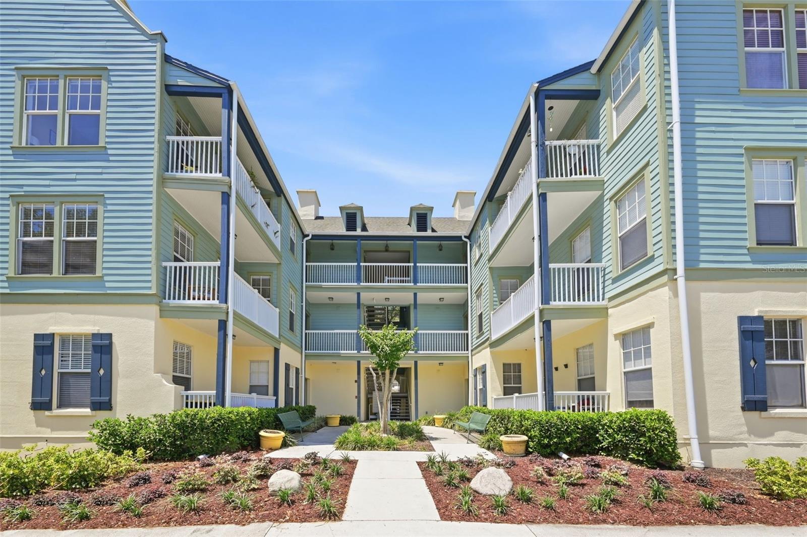 611 CAMPUS ST #260