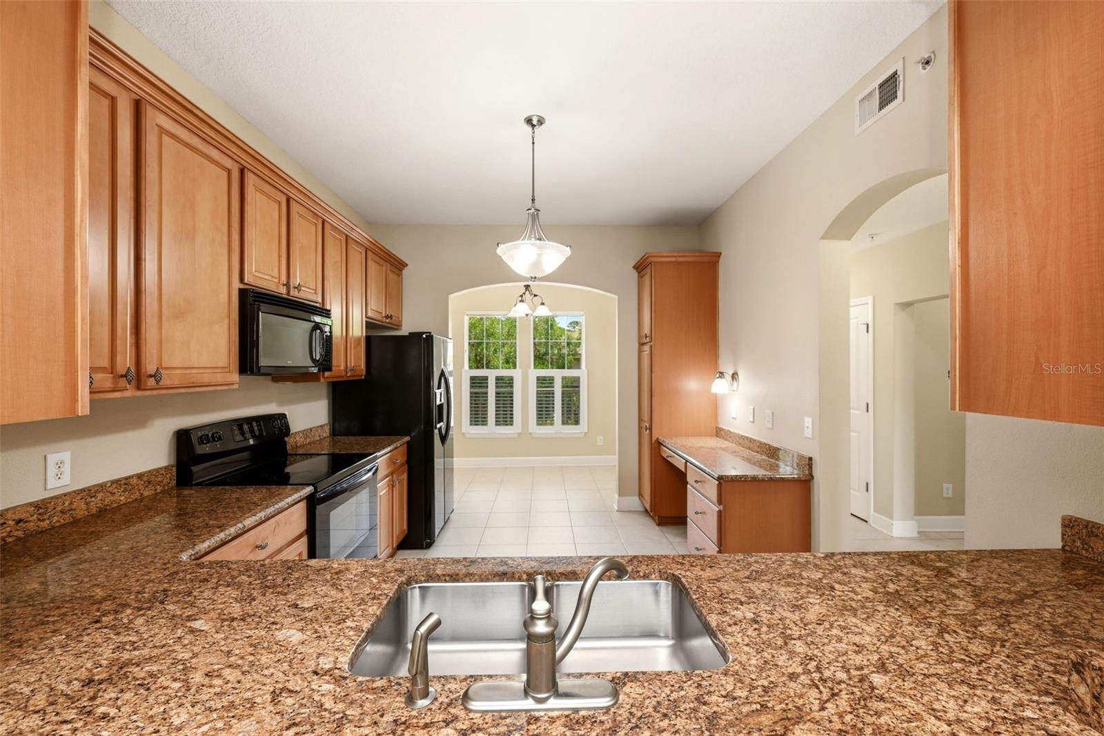 1231 WRIGHT CIR #212