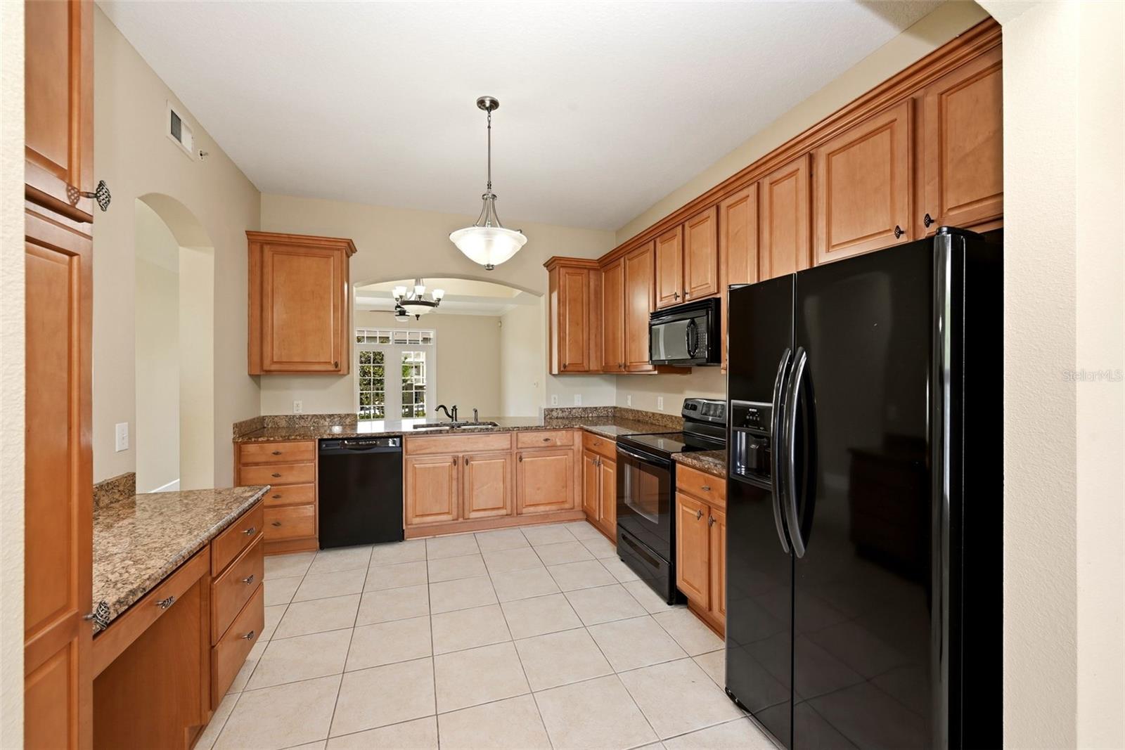1231 WRIGHT CIR #212