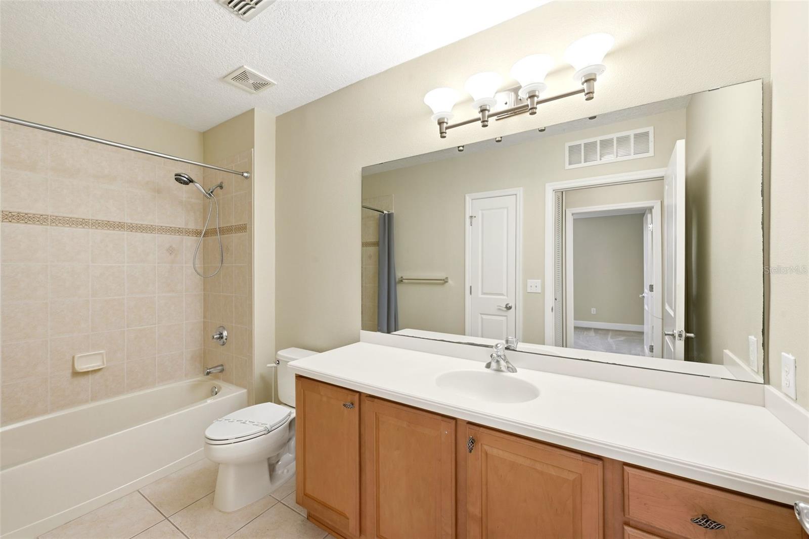 1231 WRIGHT CIR #212