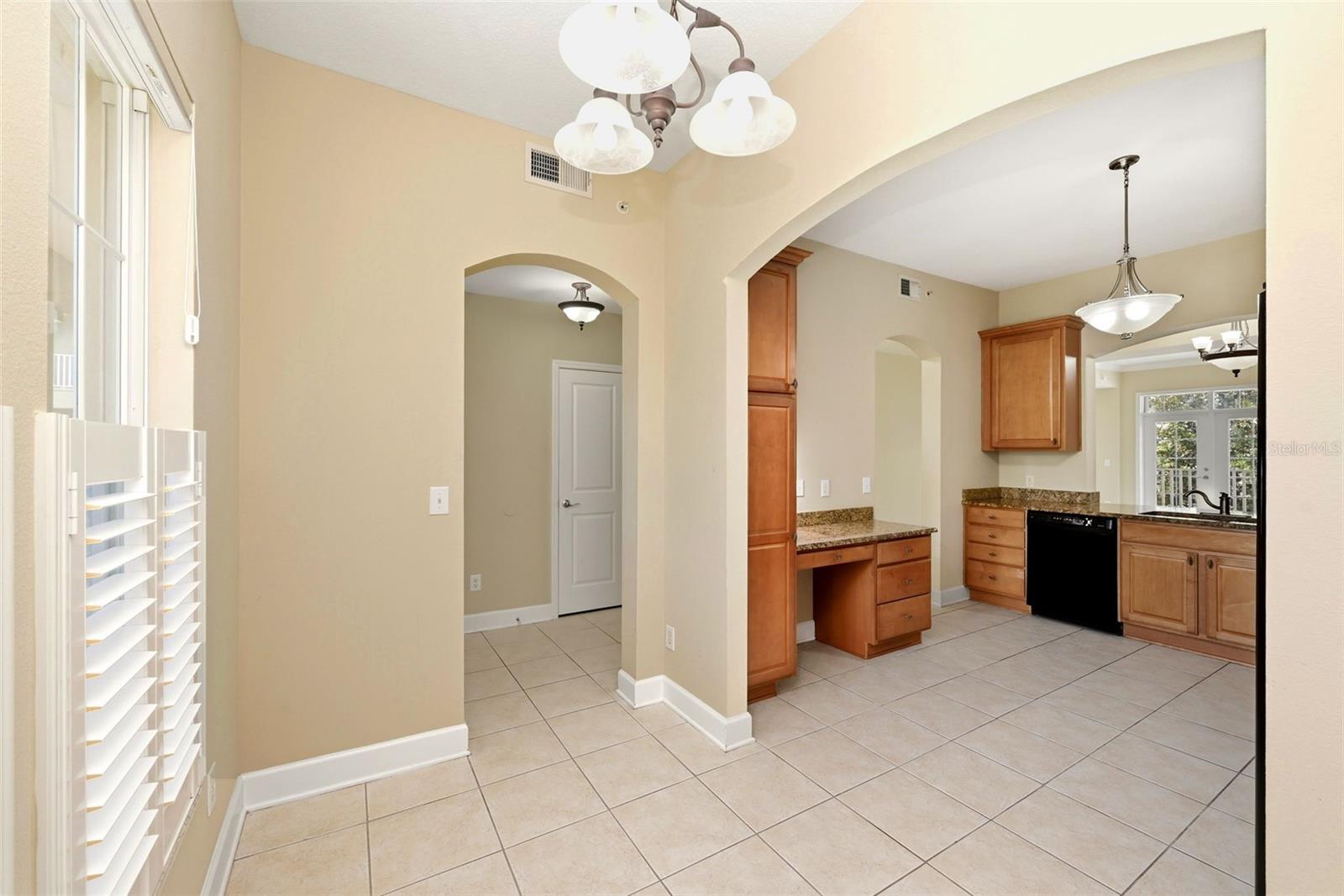 1231 WRIGHT CIR #212
