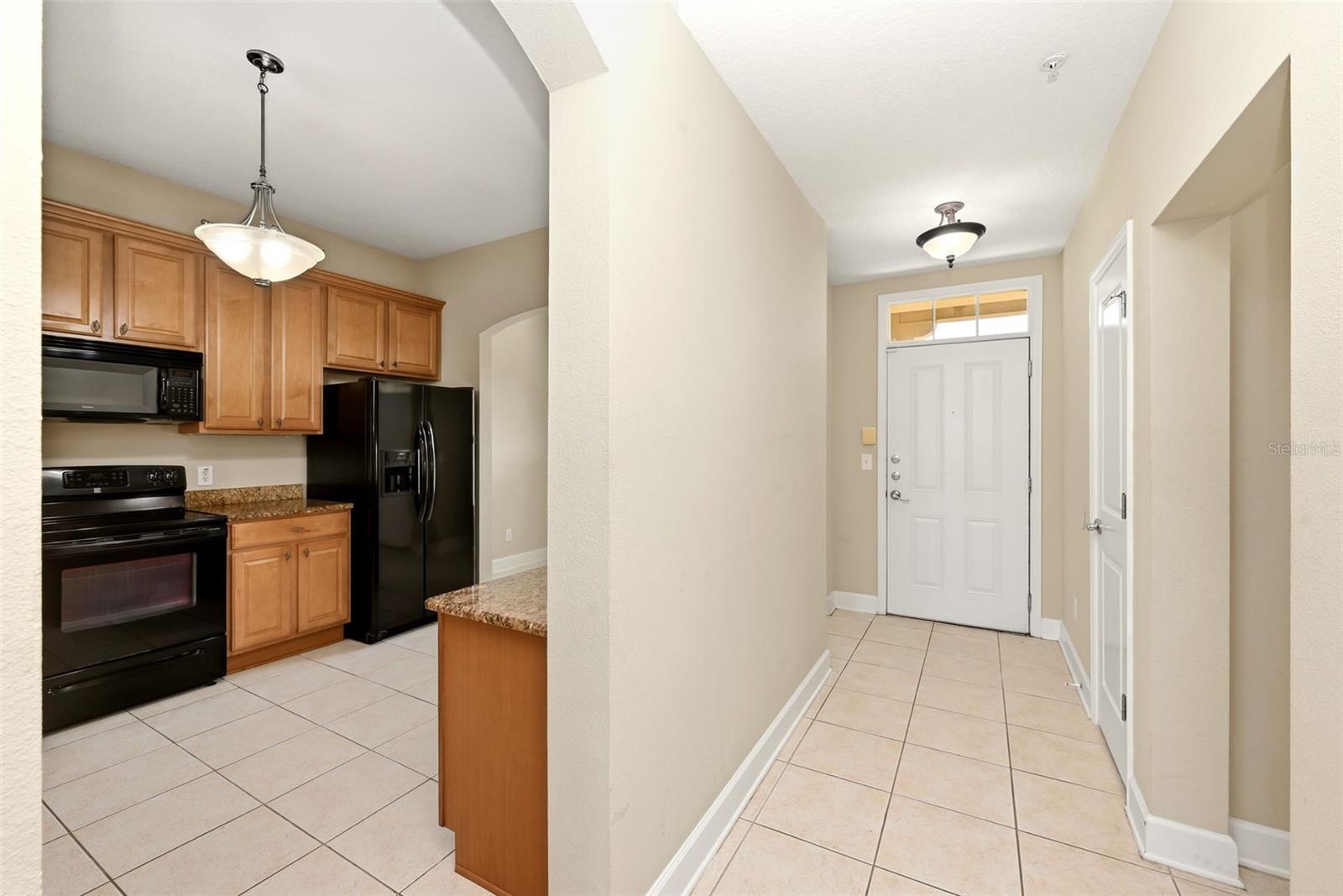 1231 WRIGHT CIR #212