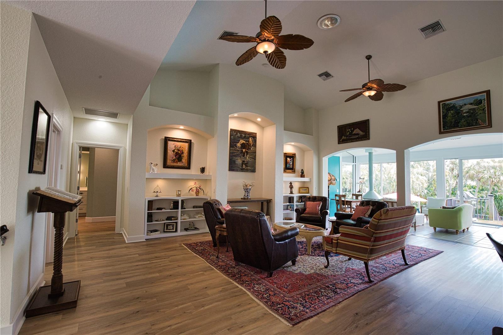 10110 CREEKSIDE DR
