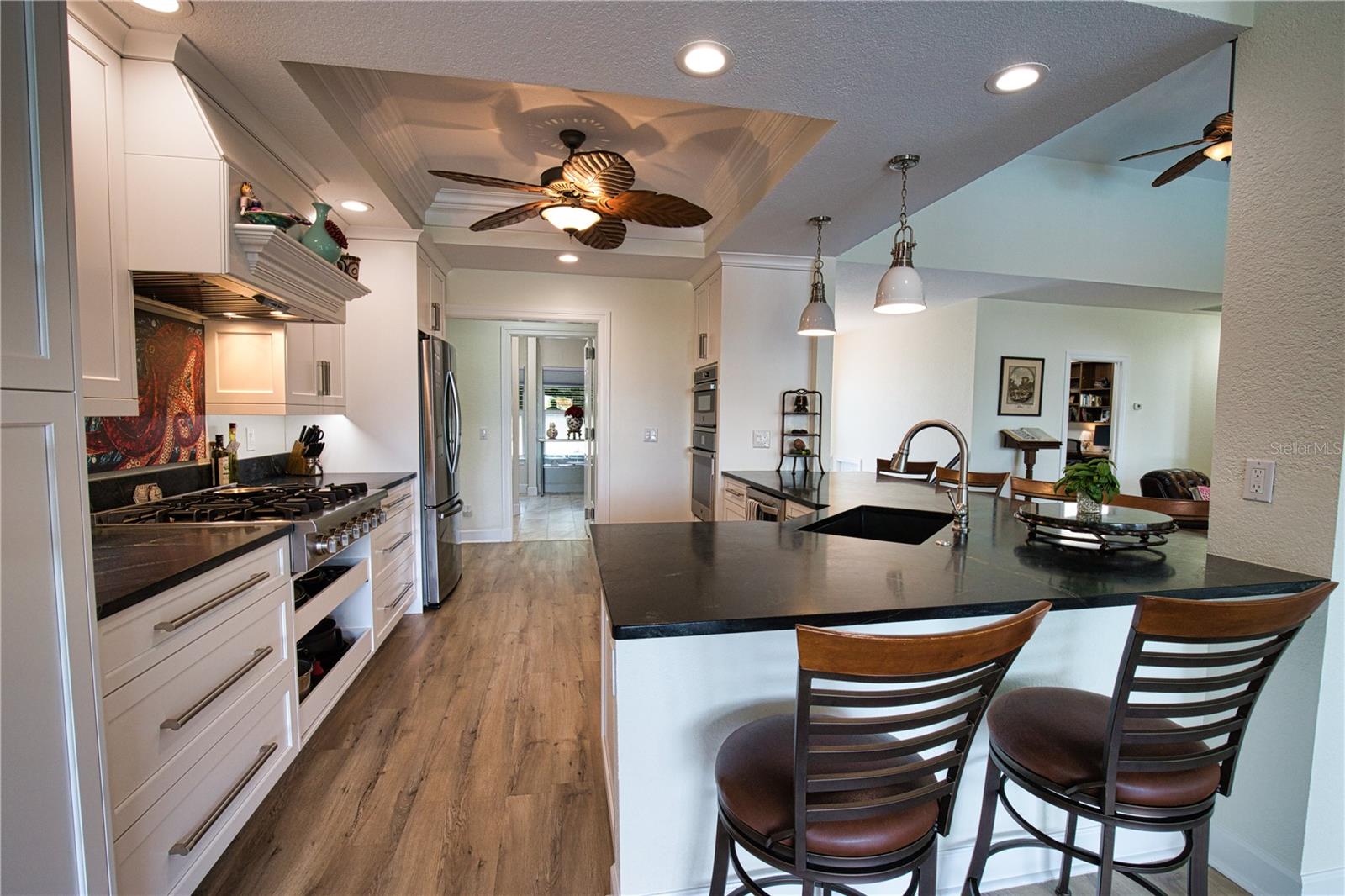 10110 CREEKSIDE DR
