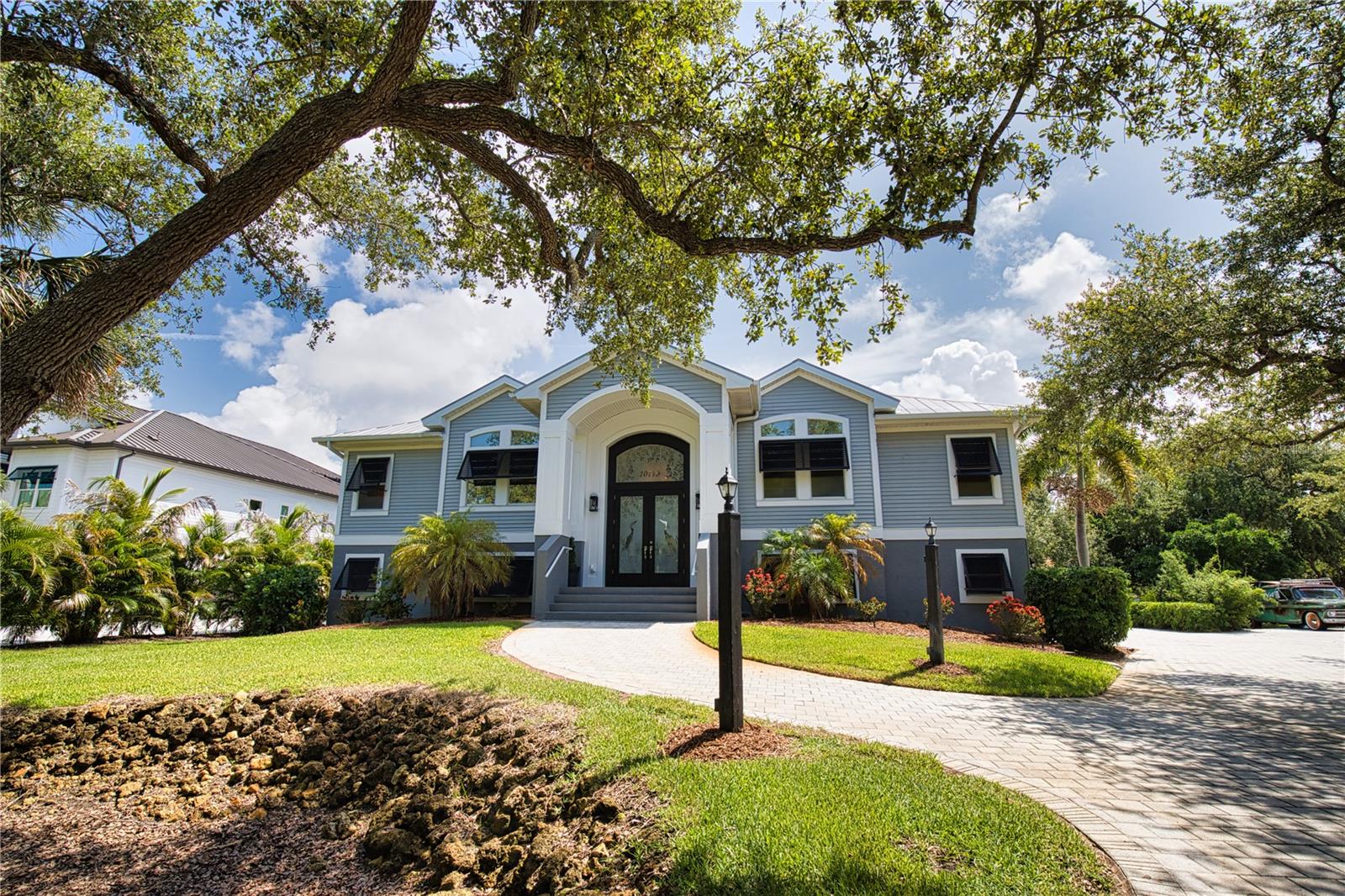 10110 CREEKSIDE DR