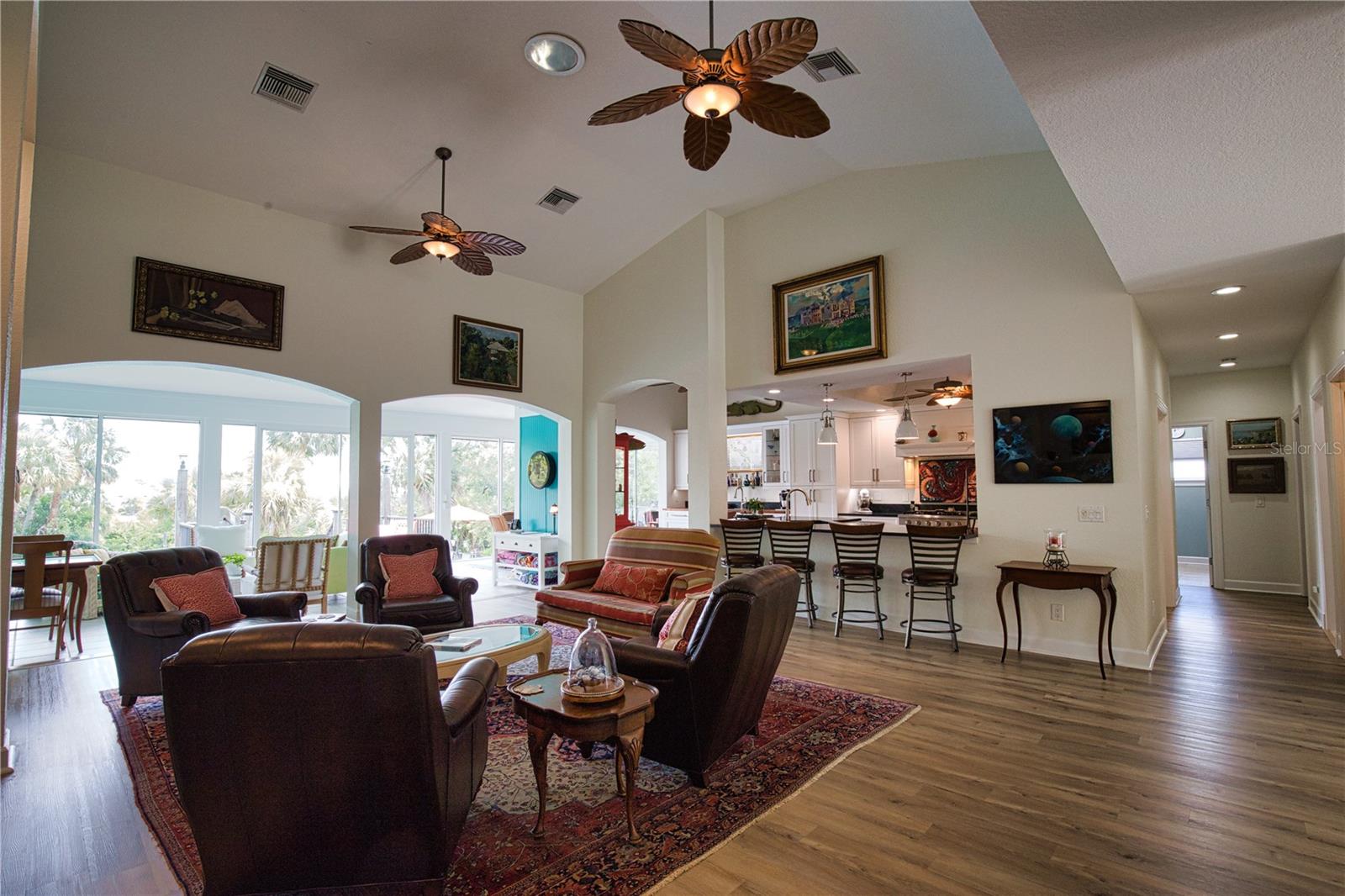 10110 CREEKSIDE DR