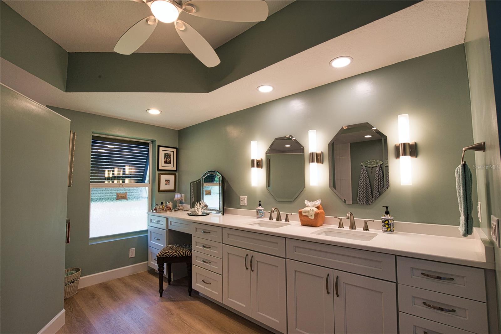 10110 CREEKSIDE DR