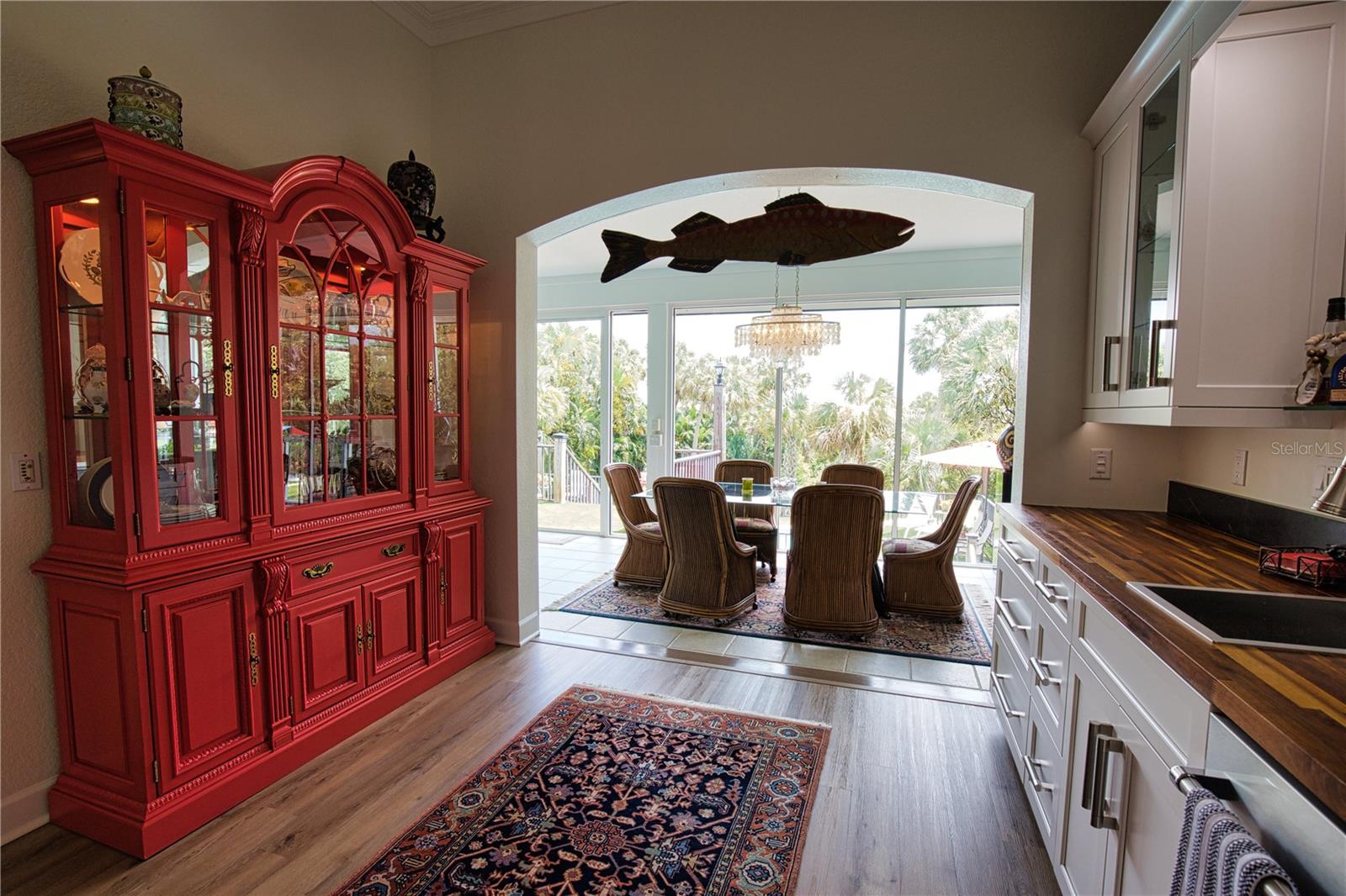 10110 CREEKSIDE DR