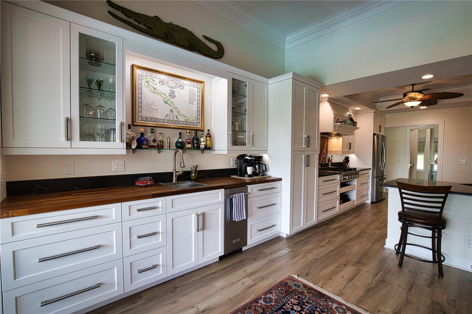 10110 CREEKSIDE DR