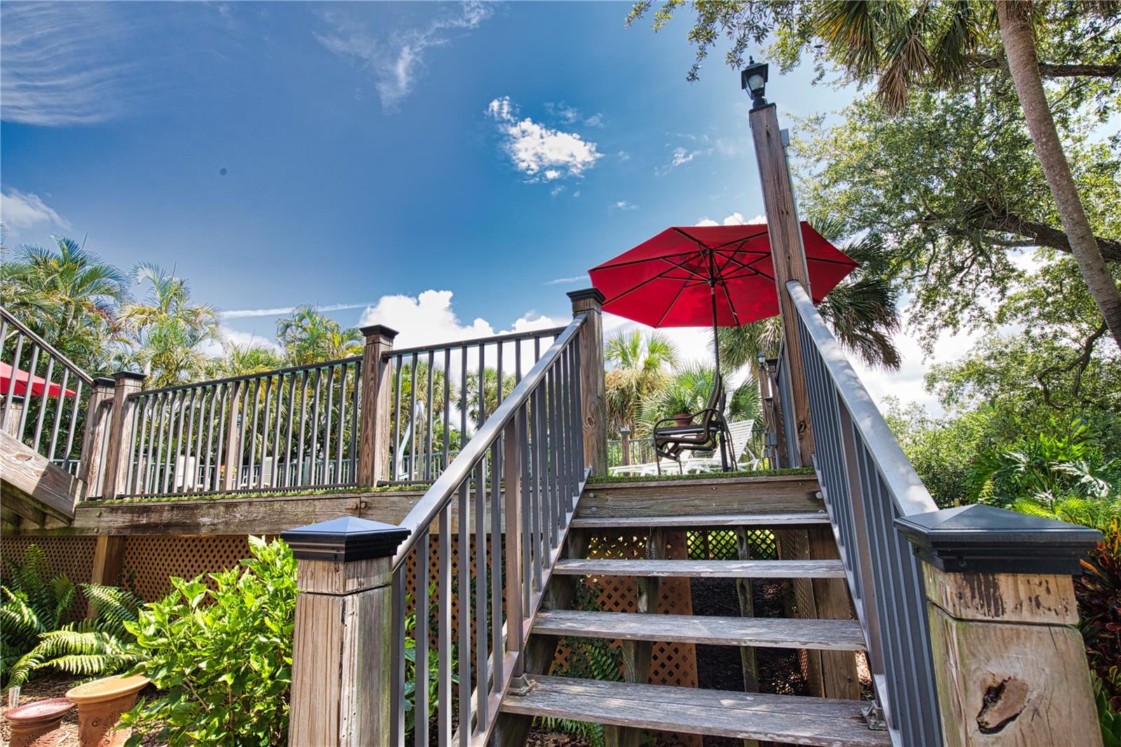 10110 CREEKSIDE DR