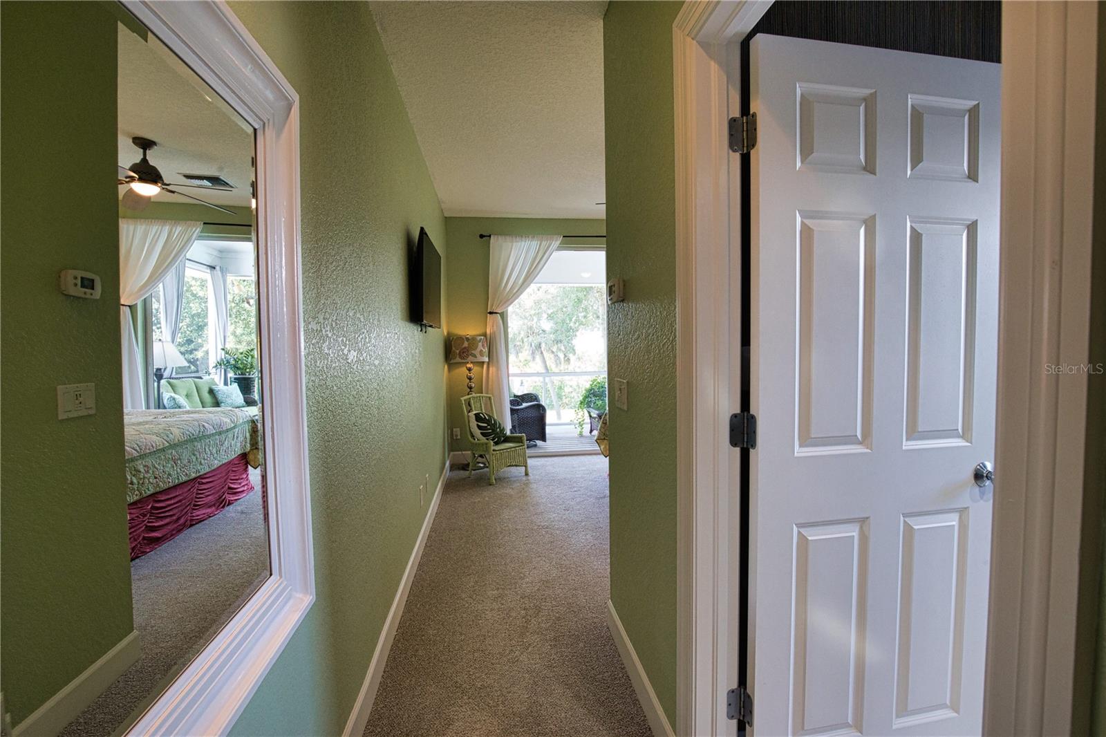 10110 CREEKSIDE DR