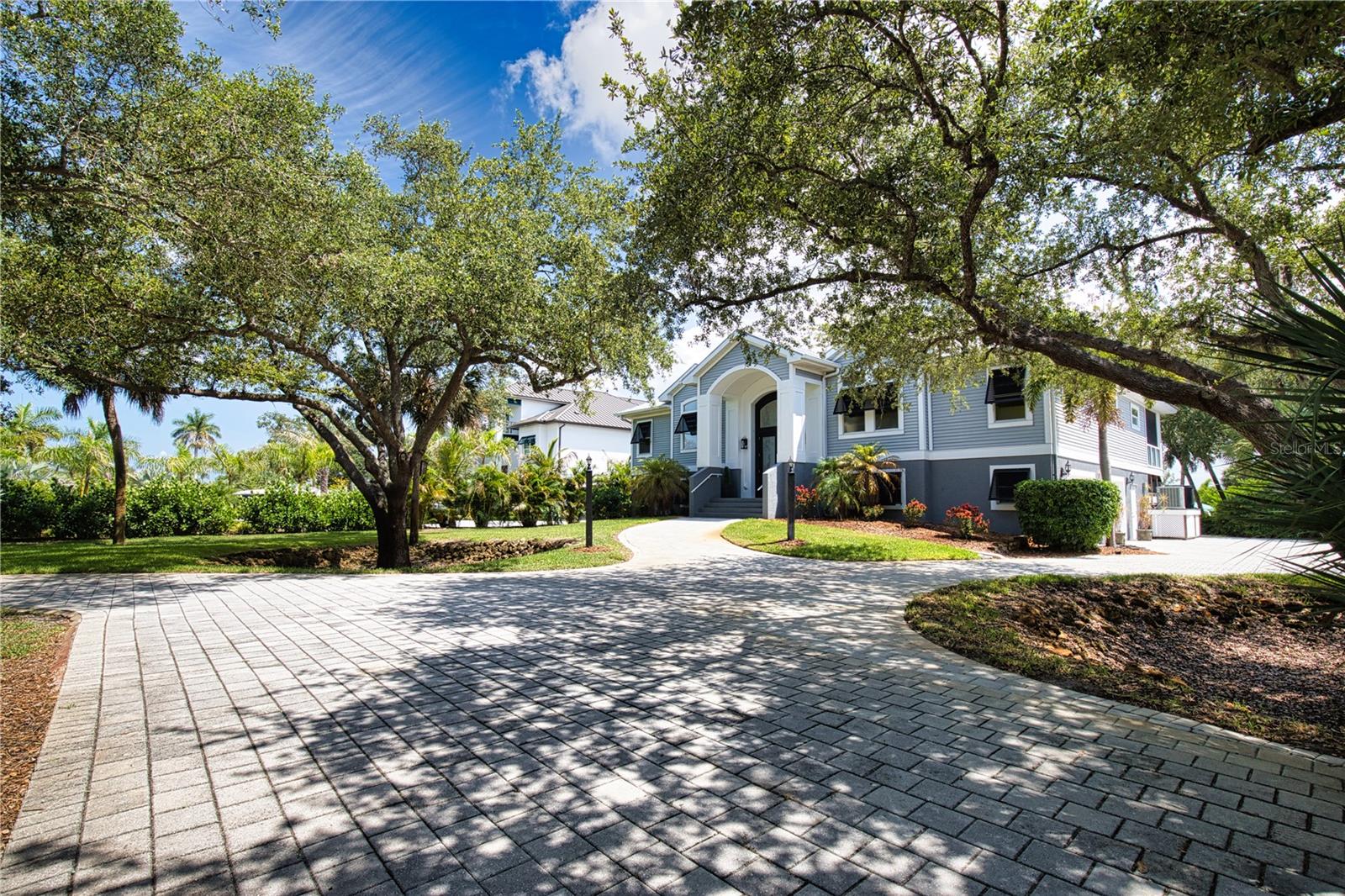 10110 CREEKSIDE DR