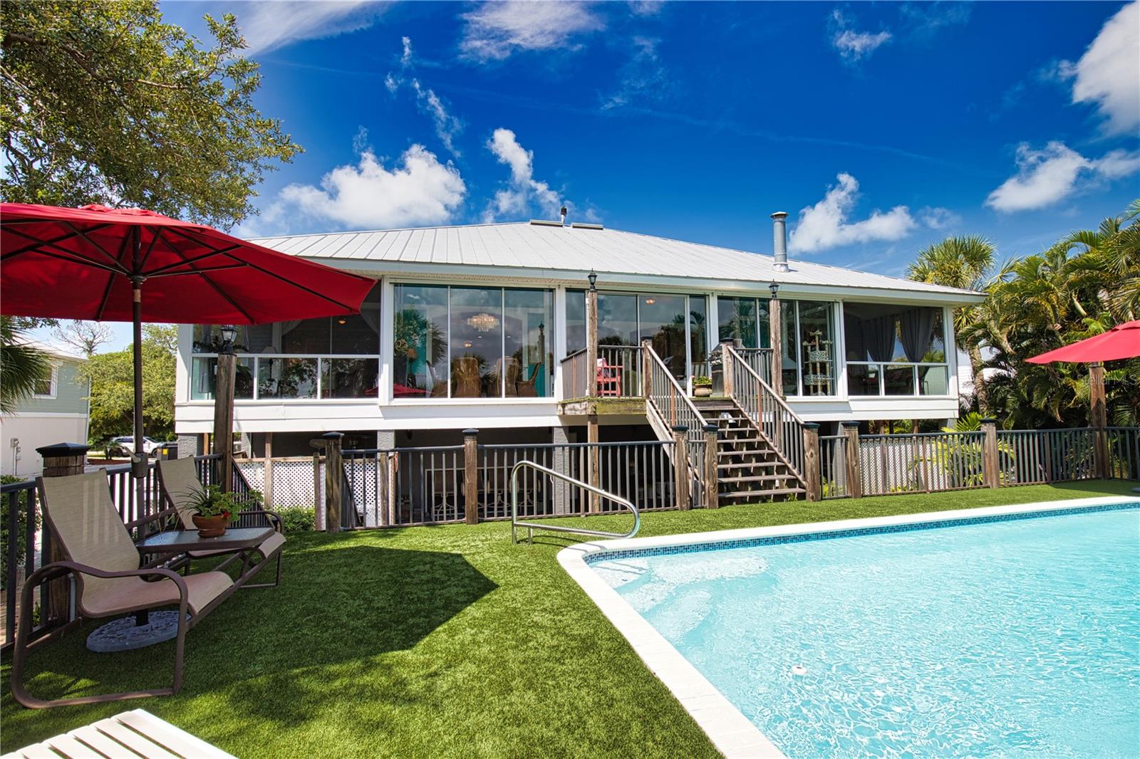 10110 CREEKSIDE DR