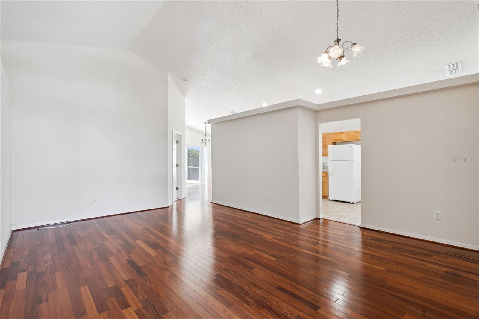 617 RESTON PL