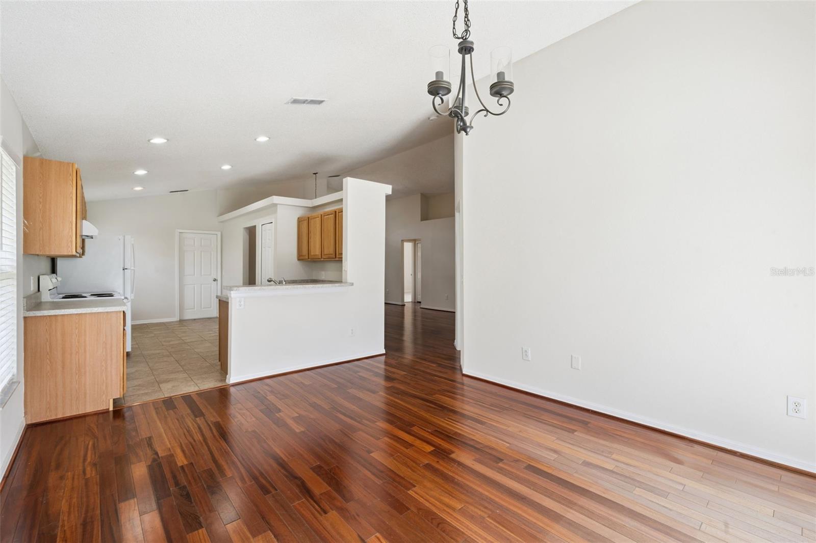 617 RESTON PL