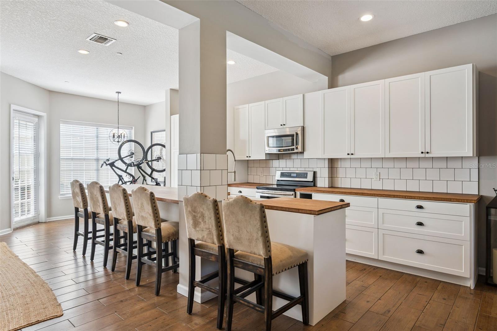 323 CELEBRATION BLVD