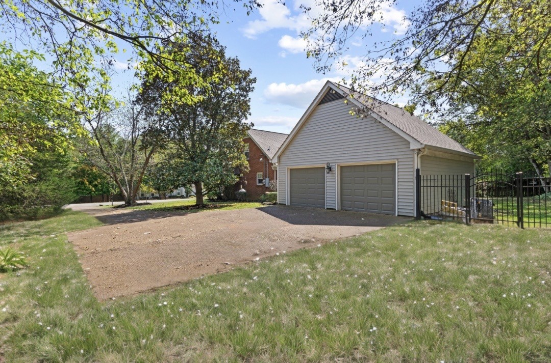 6625 N Creekwood Dr