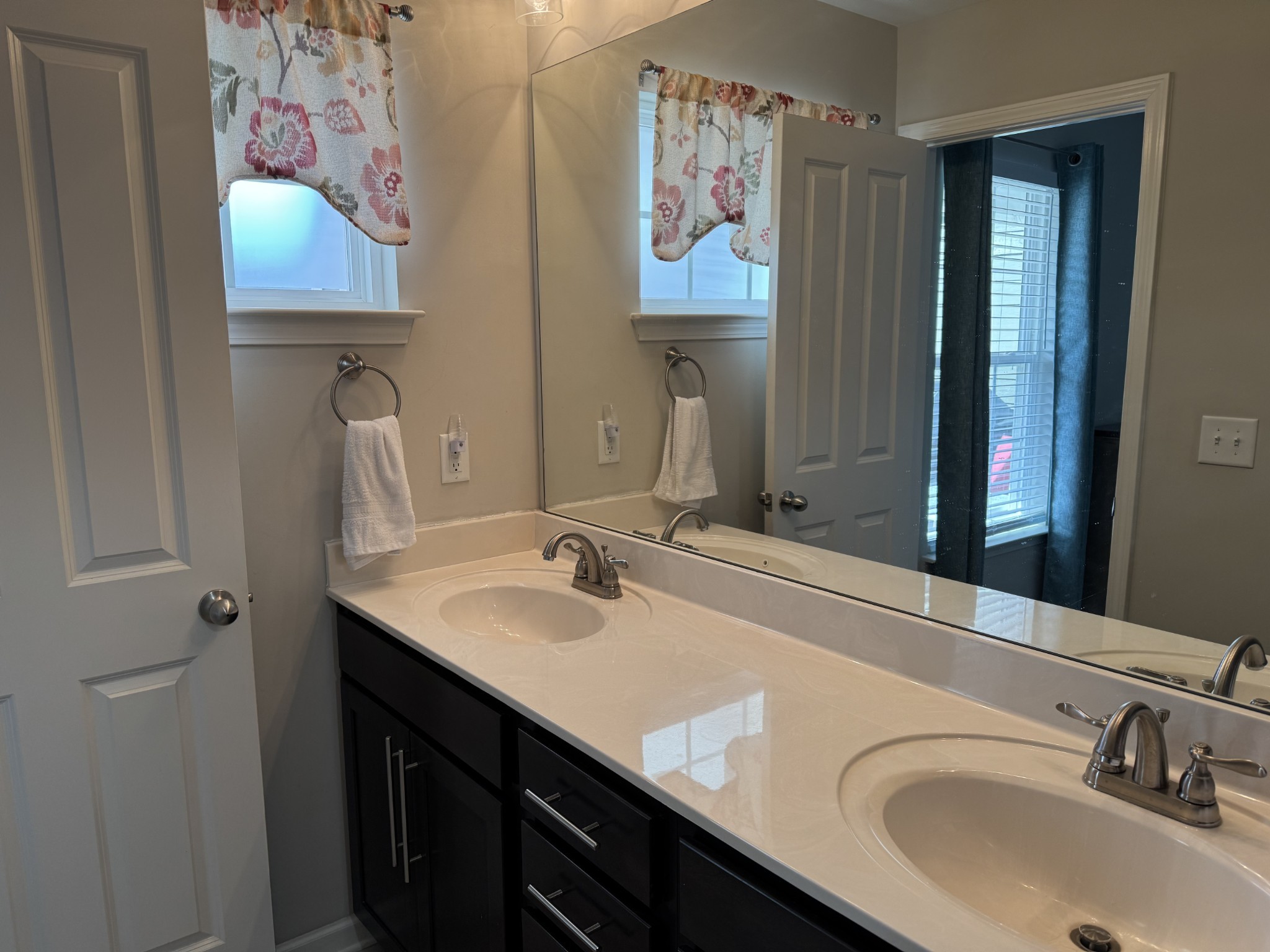 210 Oldbury Ln