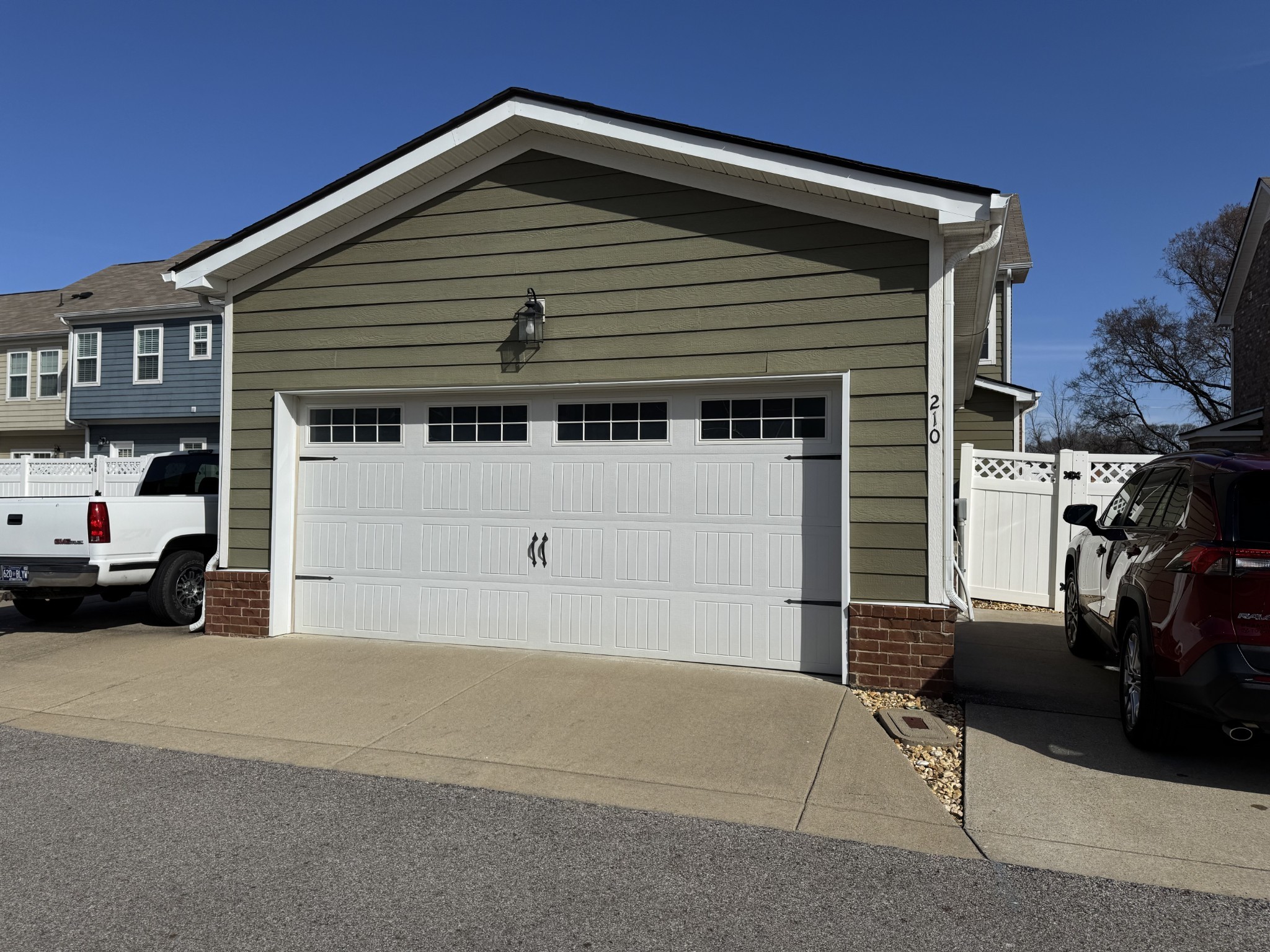 210 Oldbury Ln