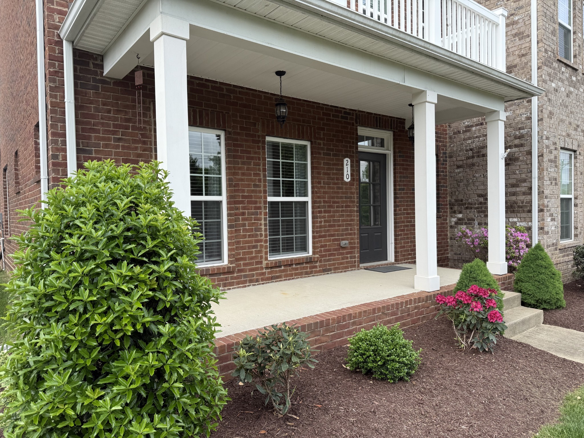 210 Oldbury Ln