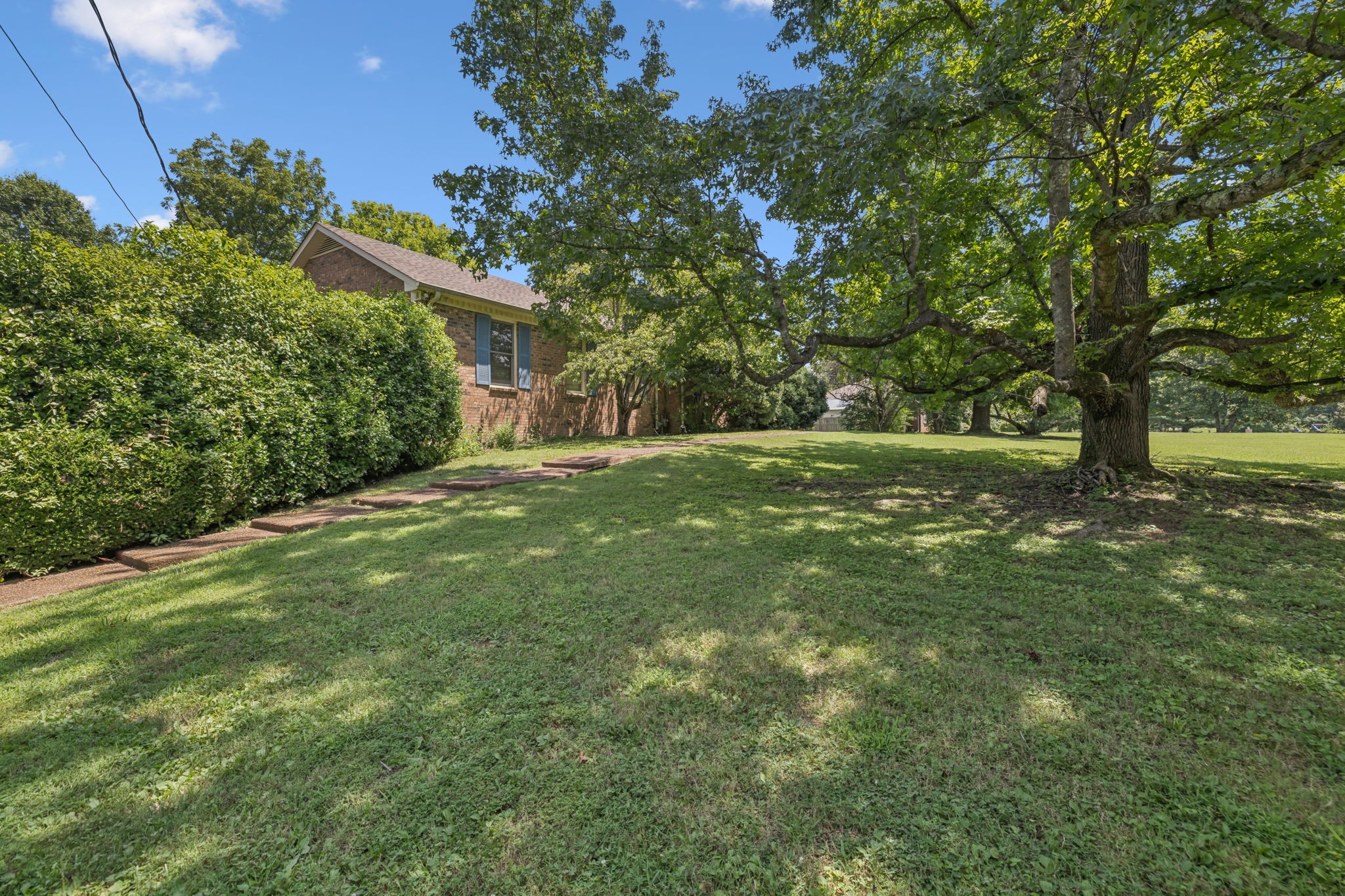 1214 Hunters Trail Dr