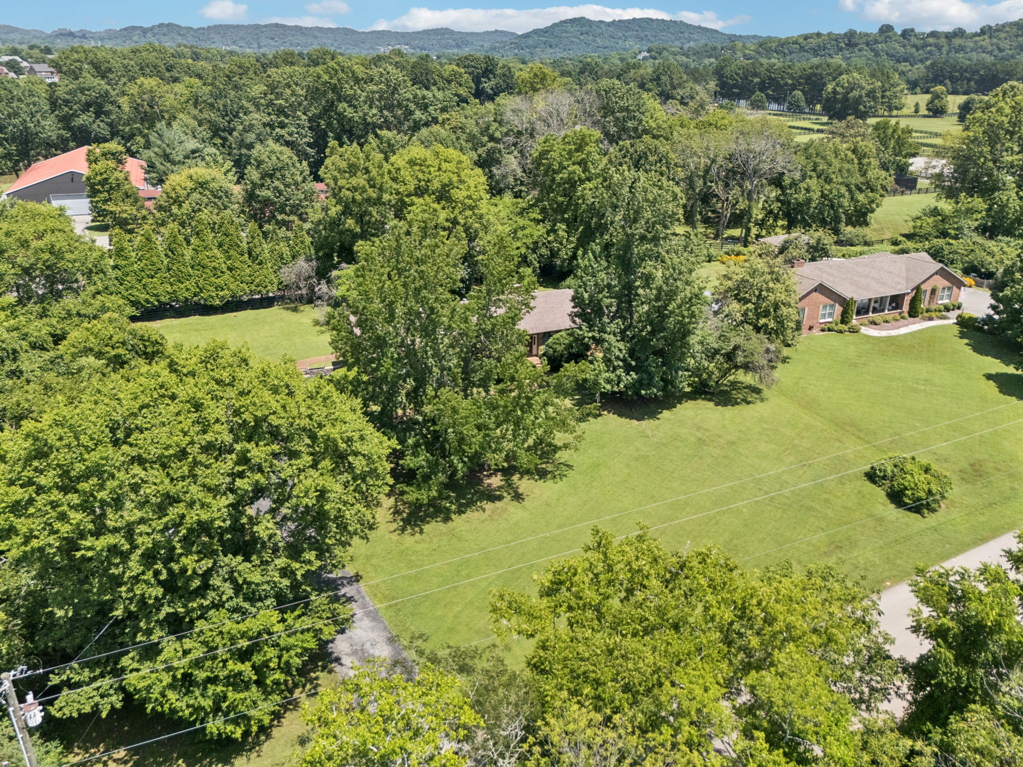 1214 Hunters Trail Dr