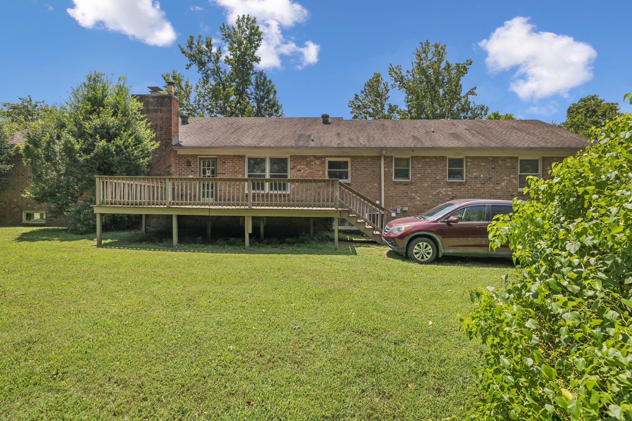 1214 Hunters Trail Dr