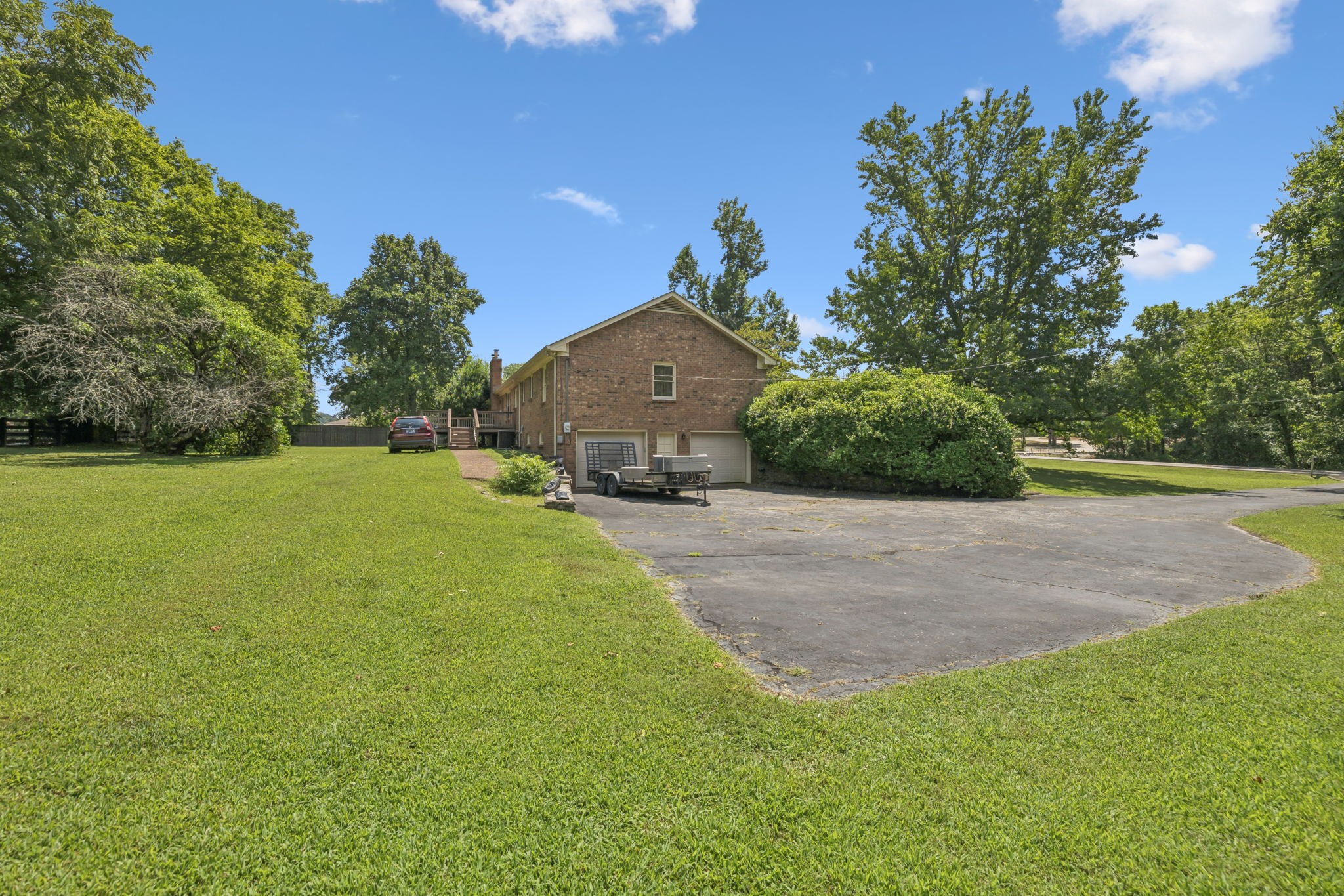 1214 Hunters Trail Dr